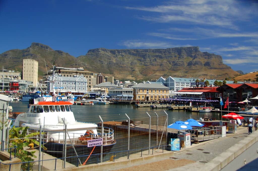 Vibrant Dining Scene