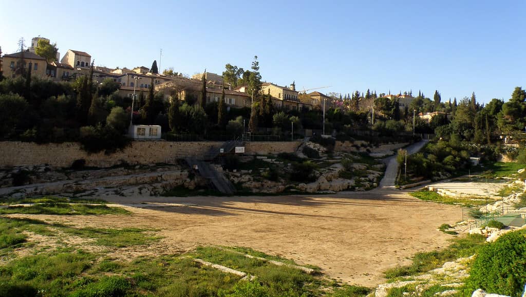 The Sultan's Pool Fountains