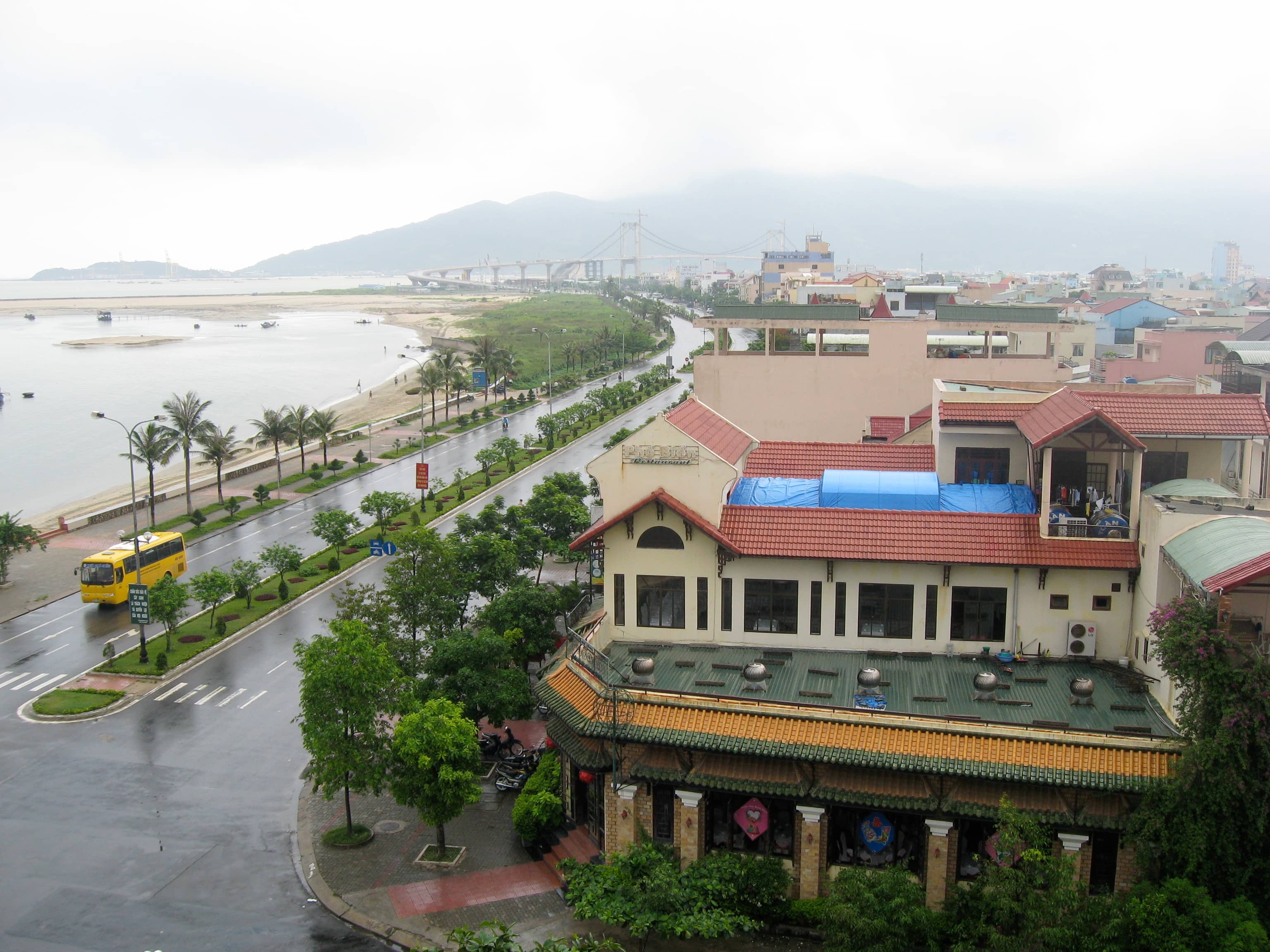 Son Tra Coastal Road