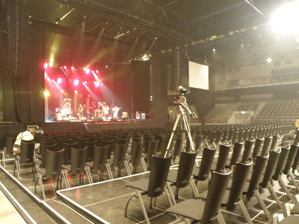 Intimate Artist Encounters