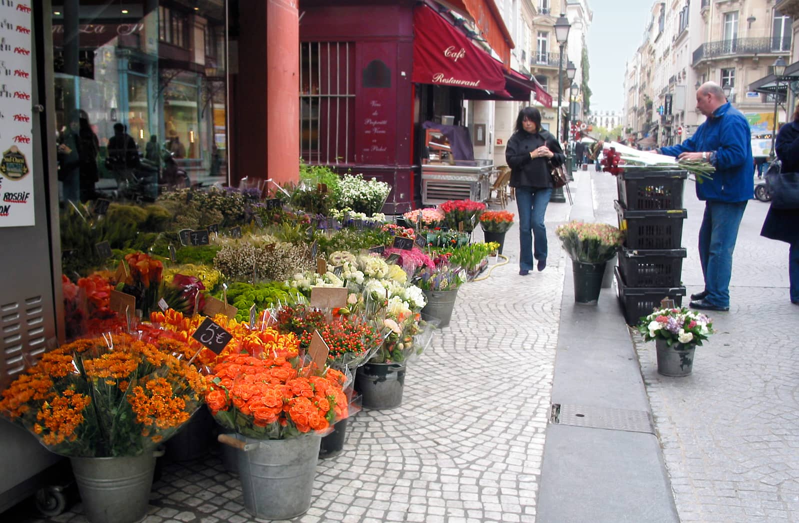 Lively Market Street Experience