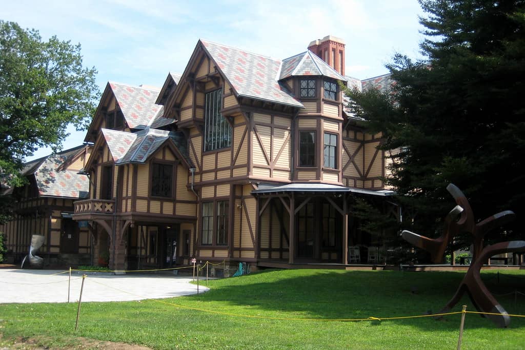 Interactive Contemporary Exhibits