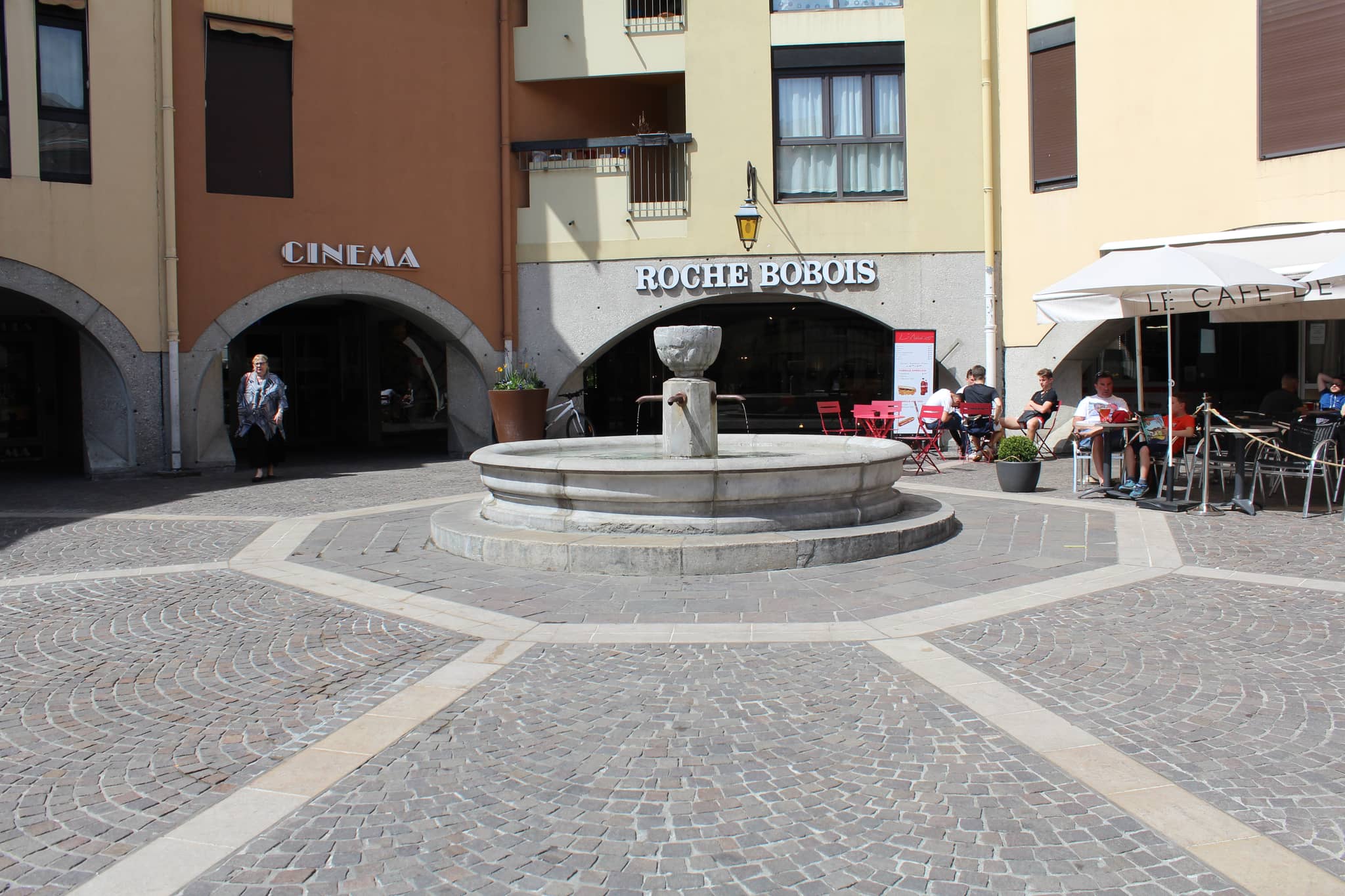 Local Cafes & Bistros