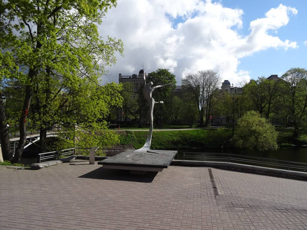 Historical Sculptures & Memorials