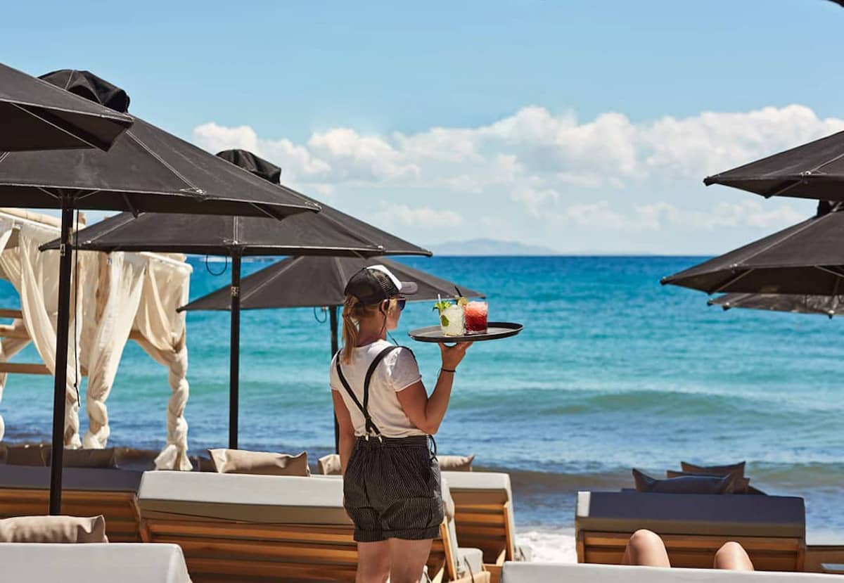 Chic Beach Club Vibe