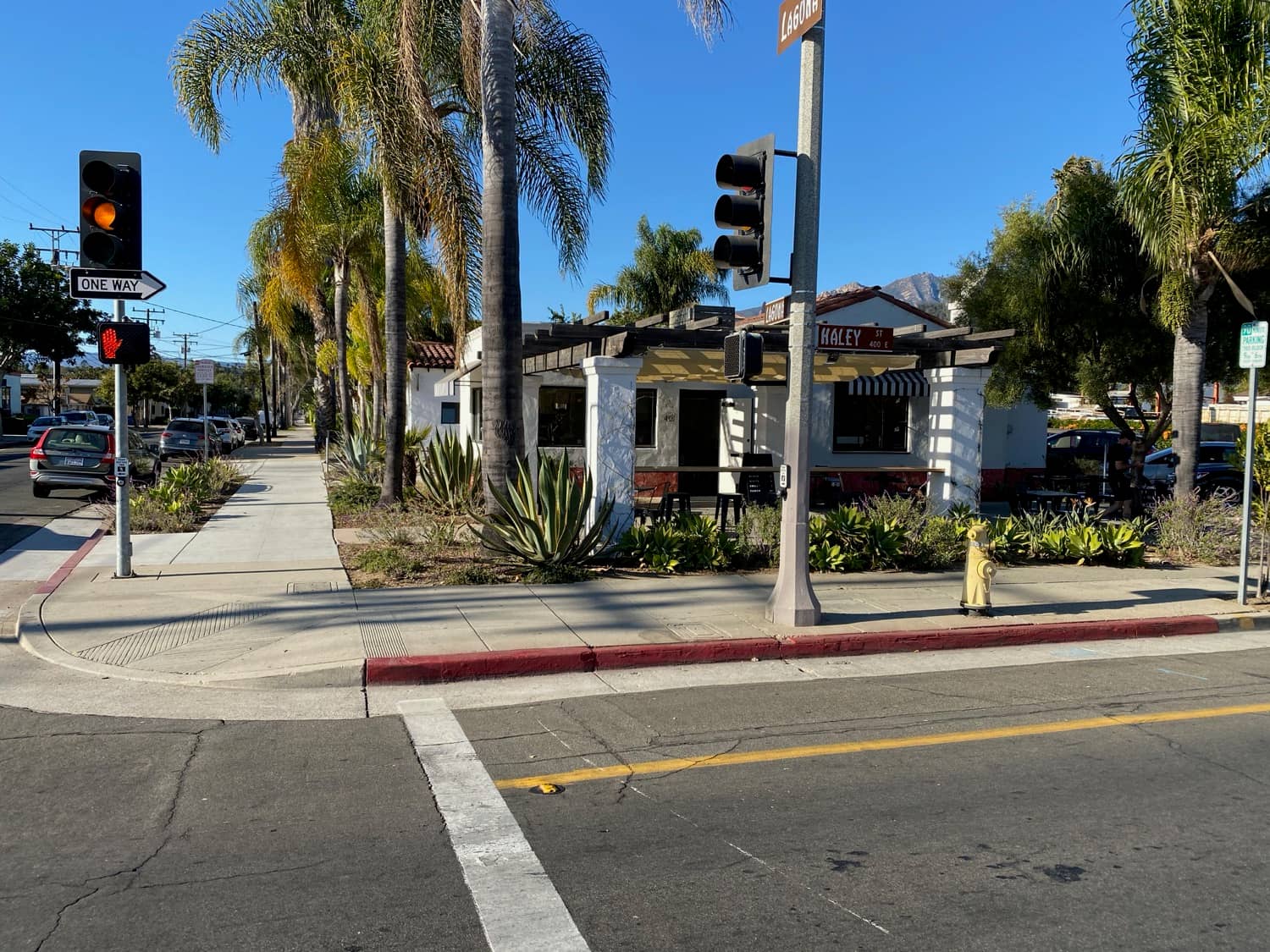 Charming Cafes & Eateries