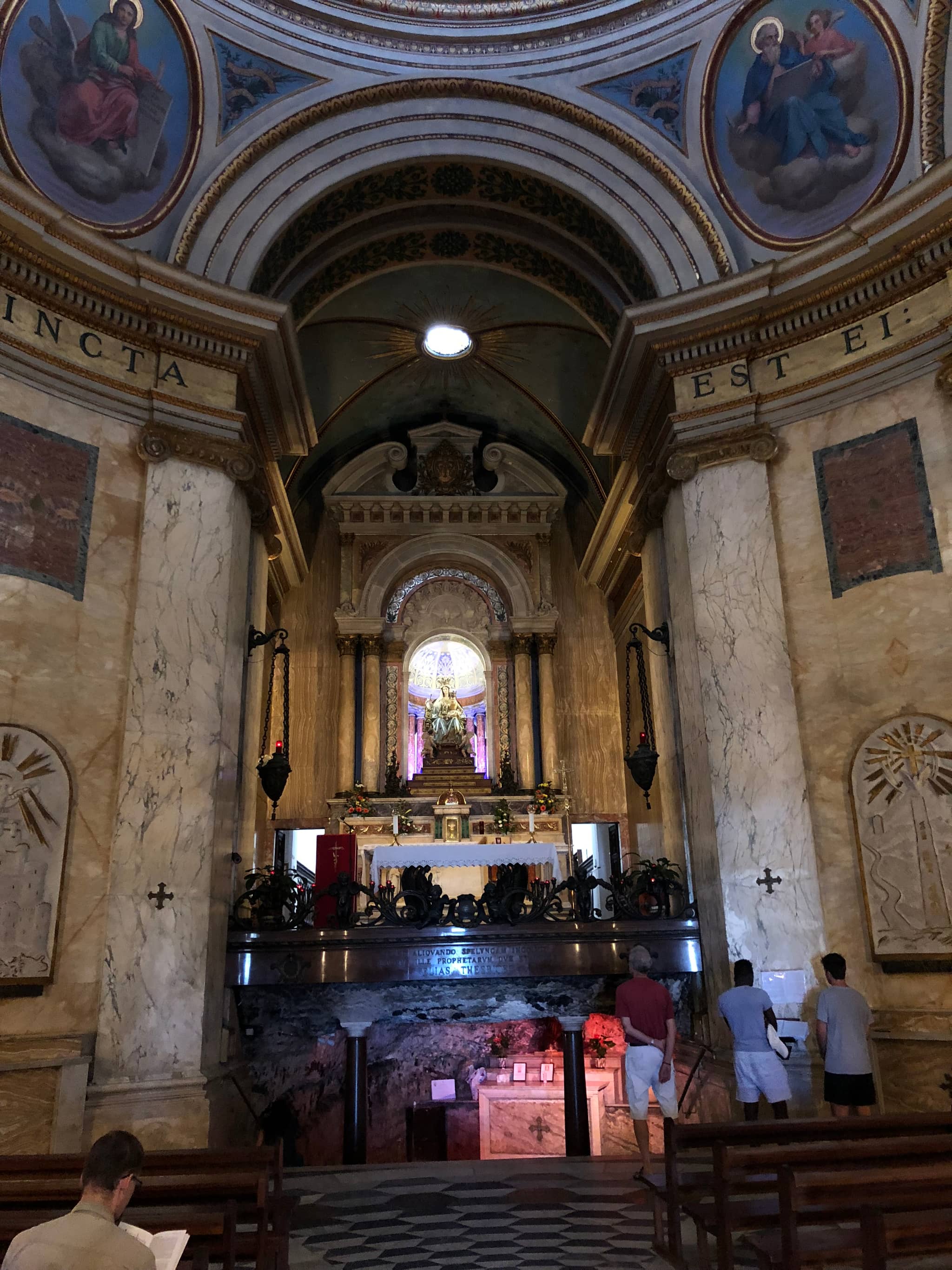 Intimate Chapel