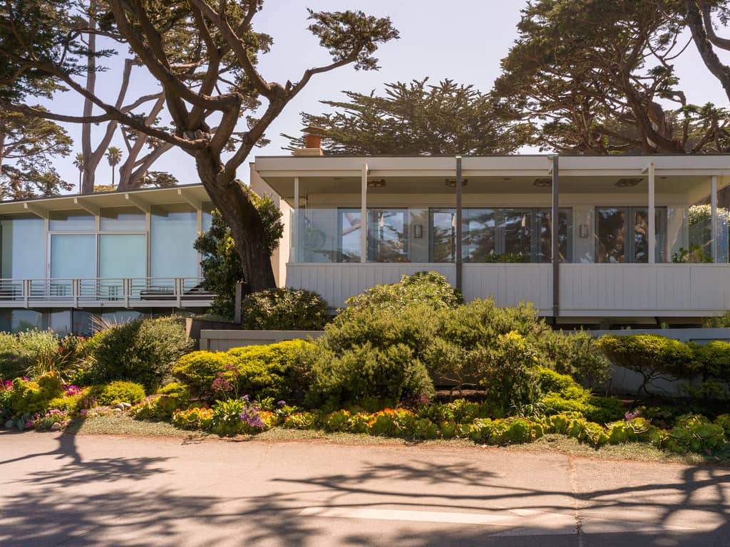 Hidden Garden Passages