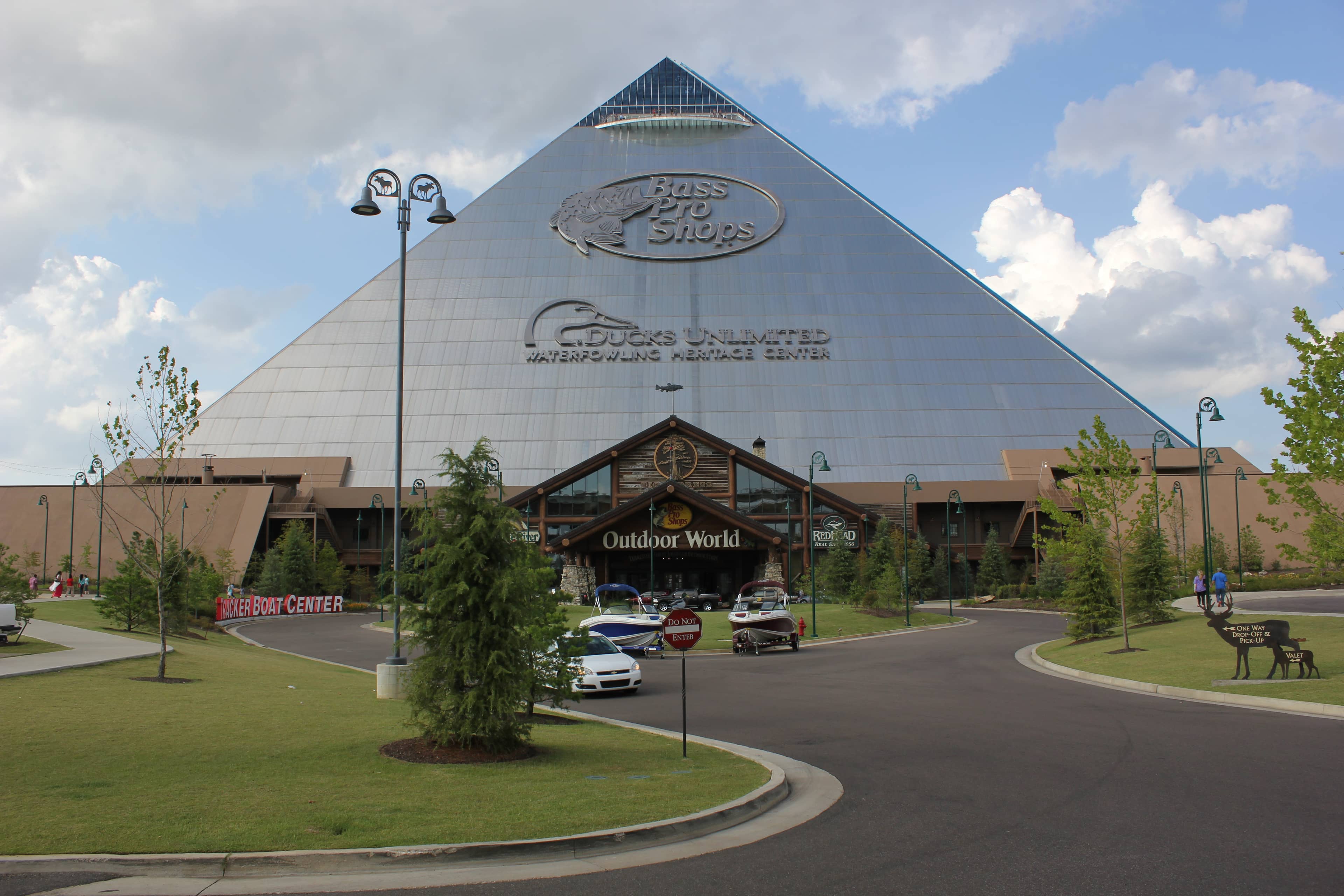 Bass Pro Shops Pyramid