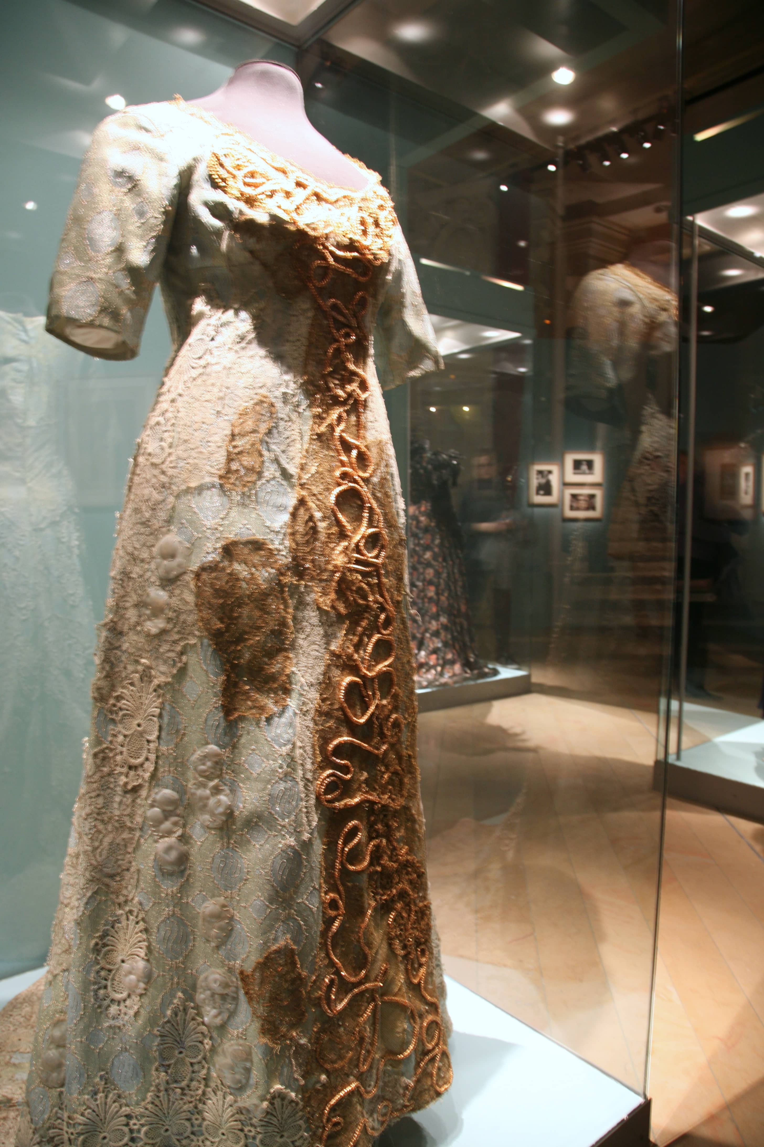 Fashion & Textile Exhibits