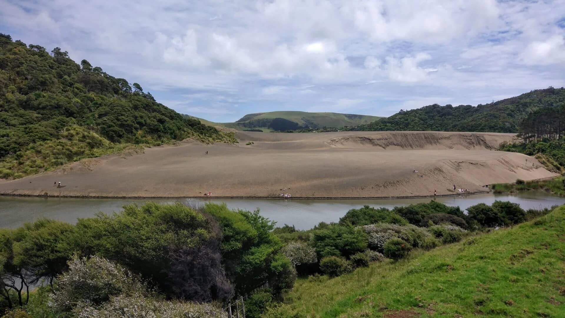 Lake Wainamu Dunes