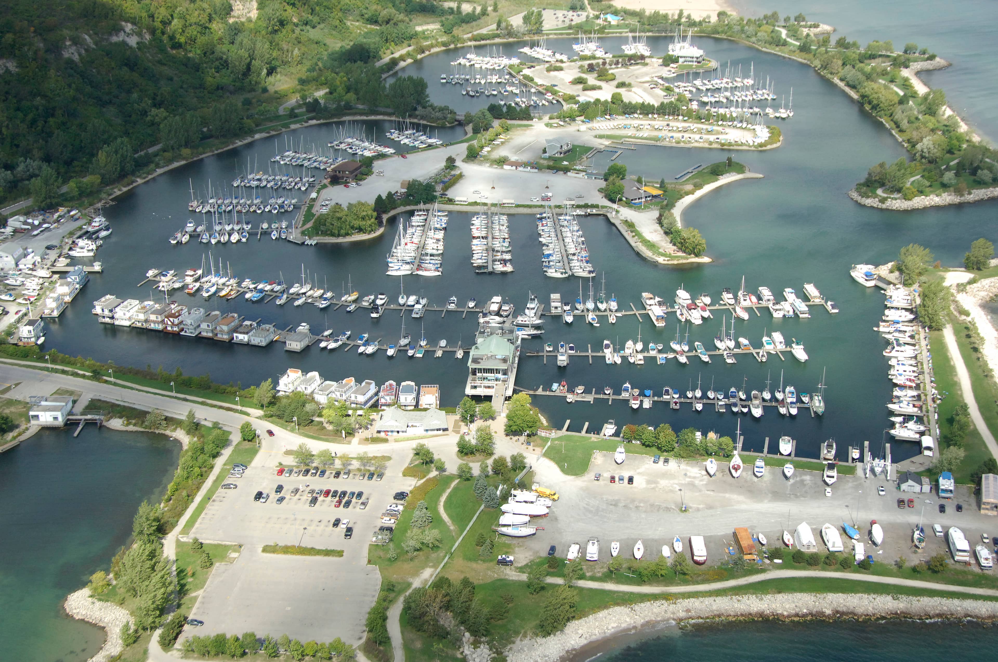 Bluffer's Park Marina
