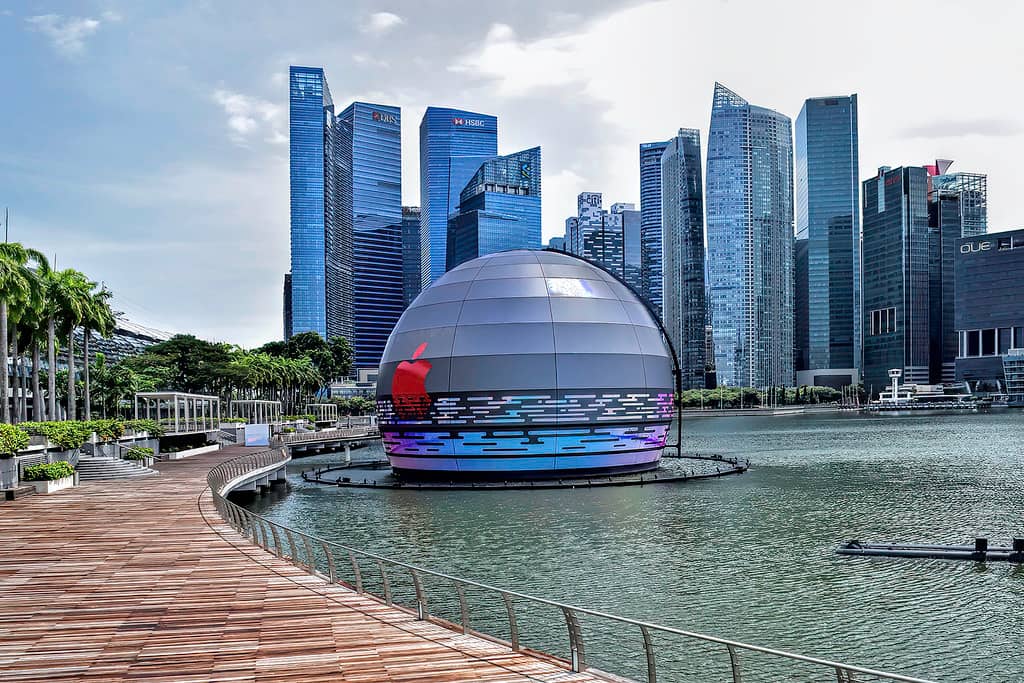 Floating Apple Store