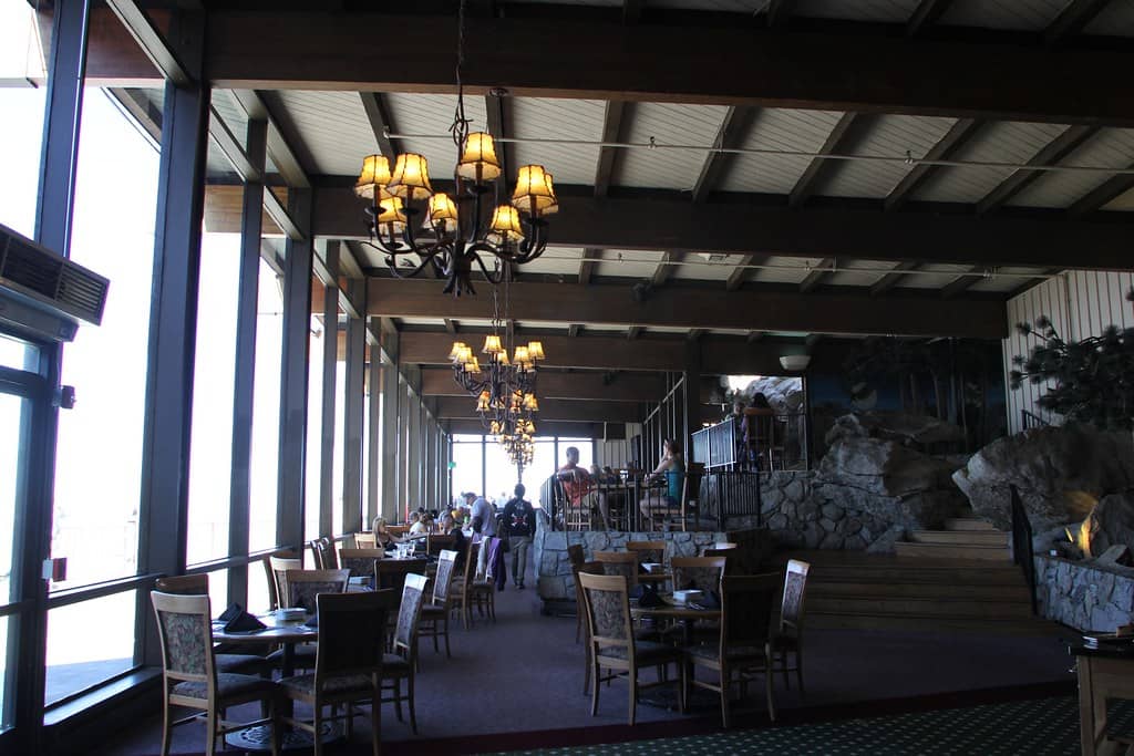 Peaks Restaurant Dining