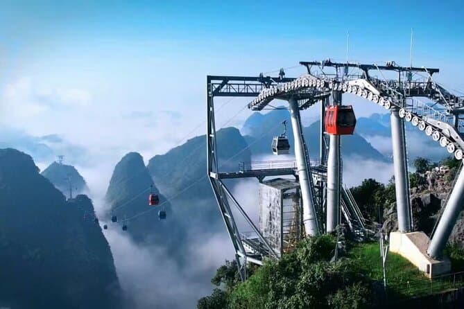 Yangshuo Ruyi Peak Scenic Area Glass Bridge