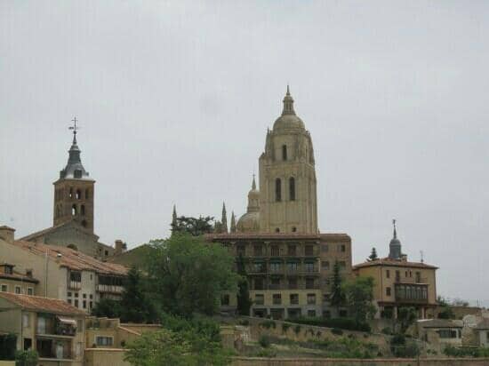 Engaging Contemporary Exhibitions