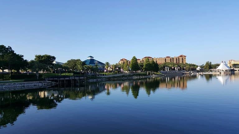 Scenic Lakeside Loop