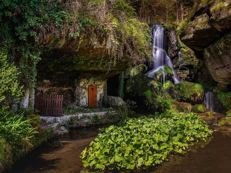 Kuhstall Cave