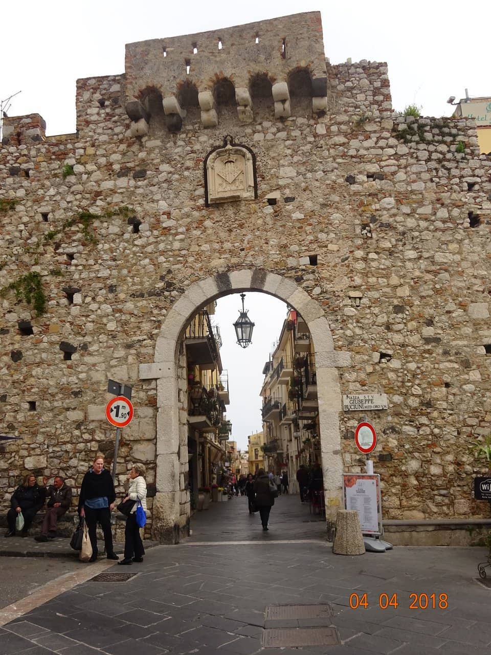 Porta Catania Archway