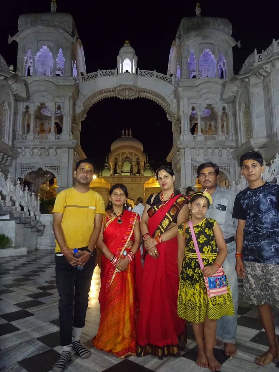 Spiritual Ambiance and Bhajans