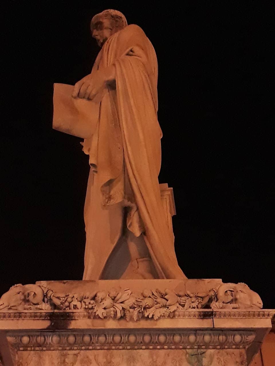 Grand Scale of the Piazza