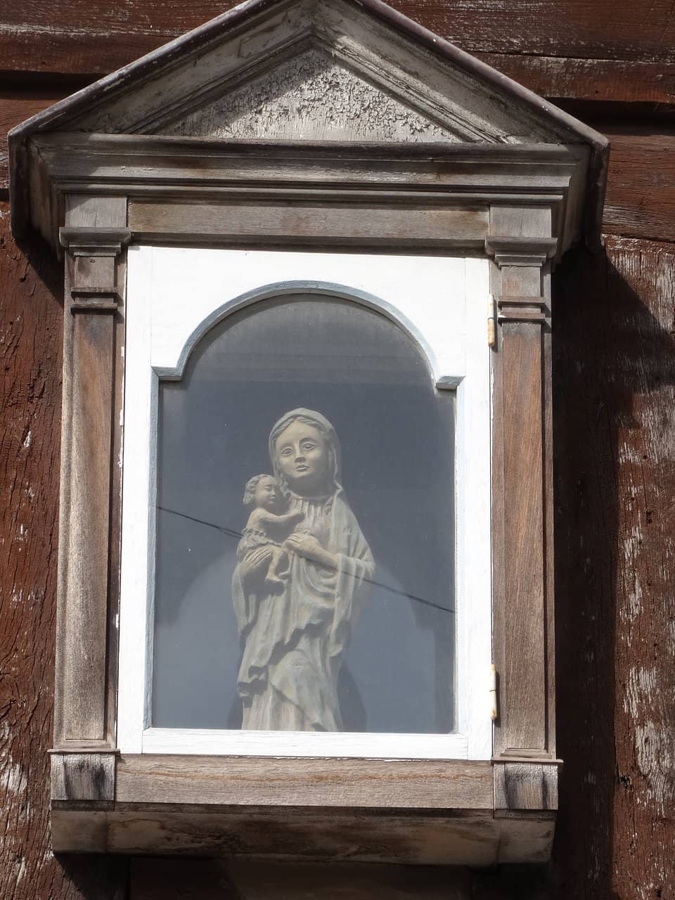 Local Cafes and Bistros