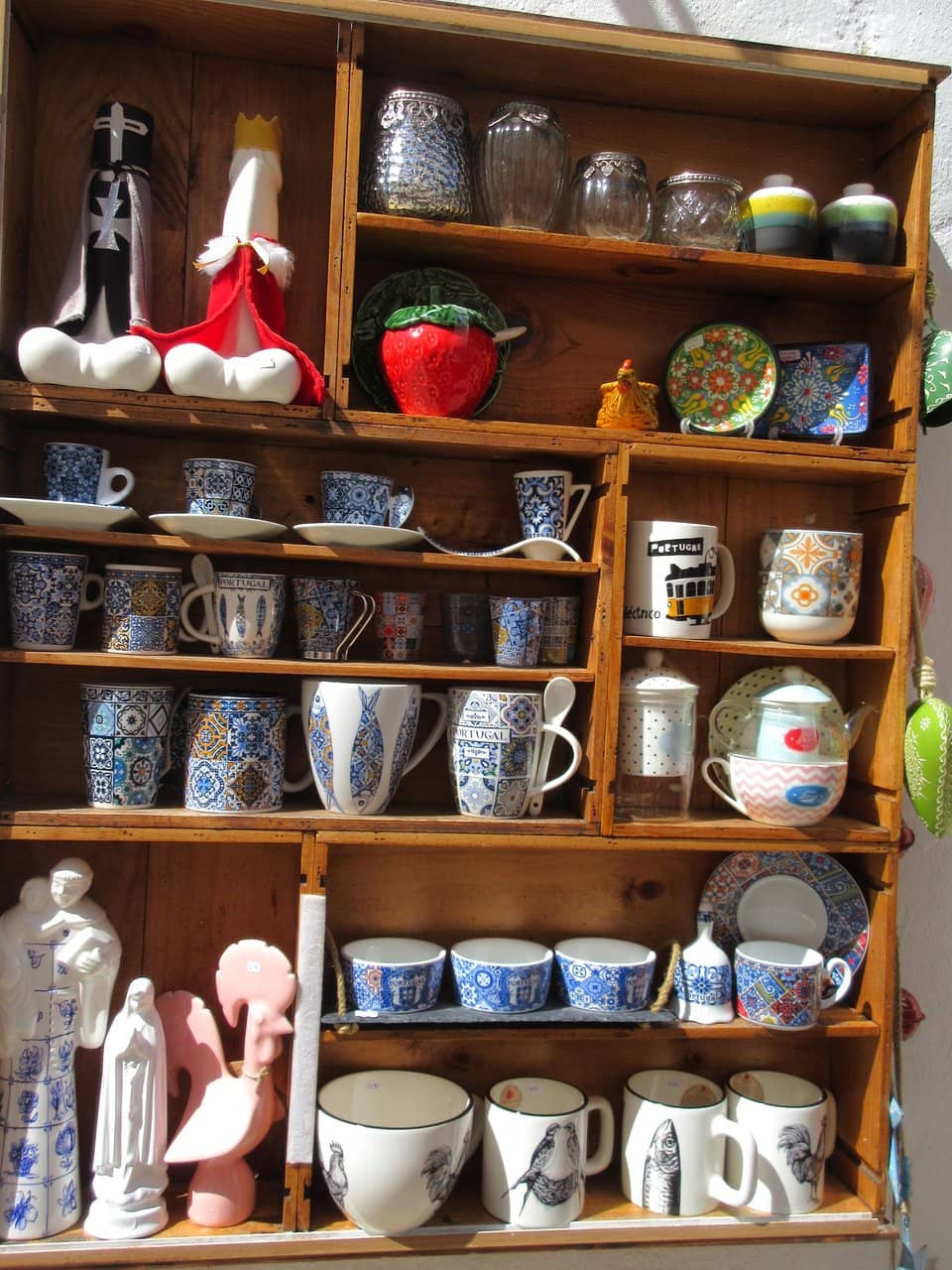 Local Boutiques & Cafes