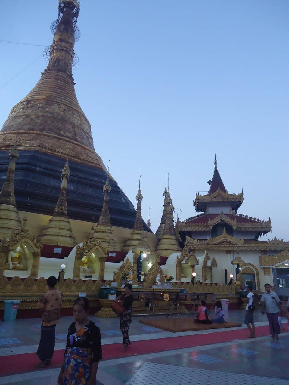 Grand Buddha Idols