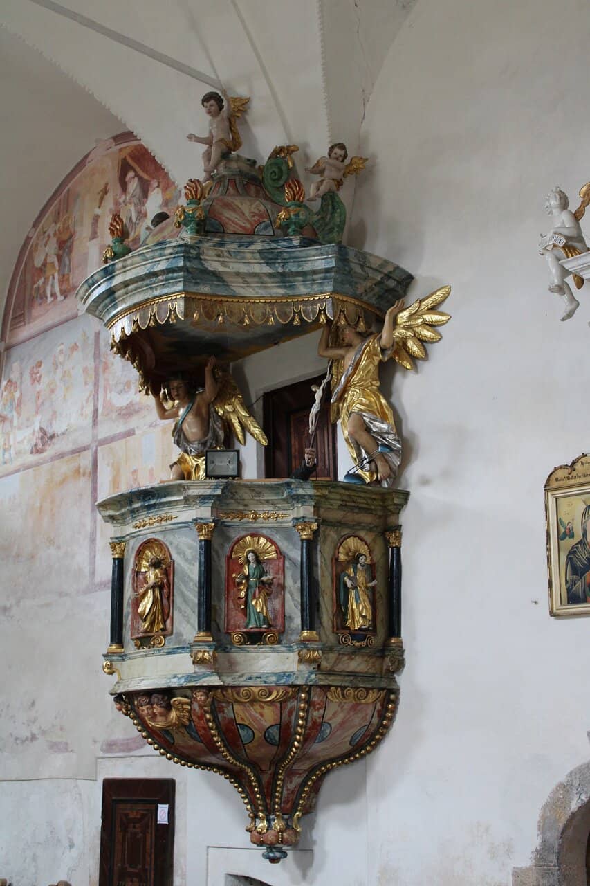 Panoramic Mountain Views