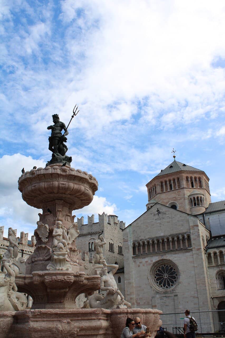 Piazza Duomo's Historic Ambiance