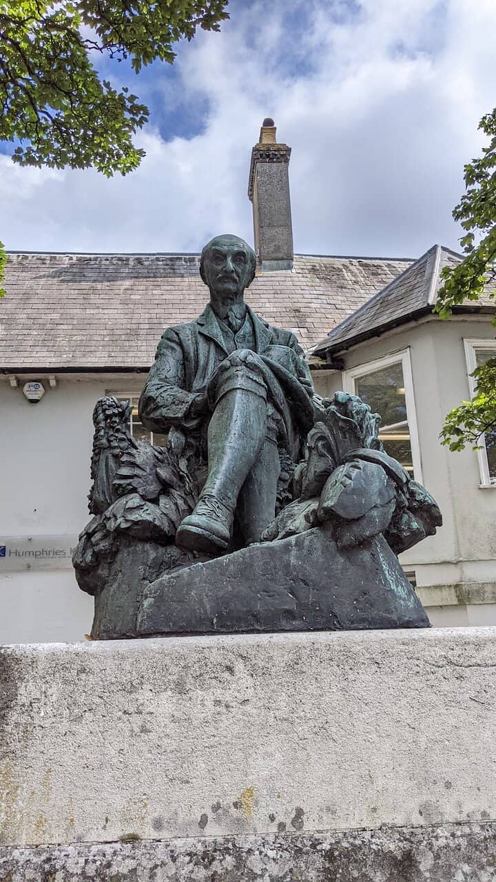 Hardy's Sister Mary Statue