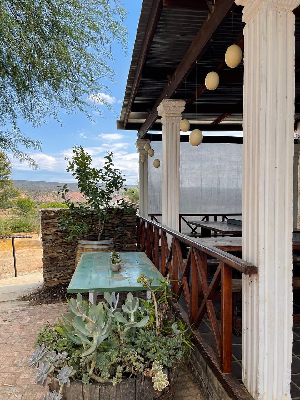 Just off route 62 en route to Oudtshoorn, a great little gem with sweet wines, gins, liqueurs, potstill brandy and other “fun” drinks. Worth a pop in
