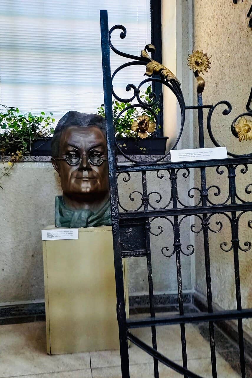 Intricate Metalwork Displays