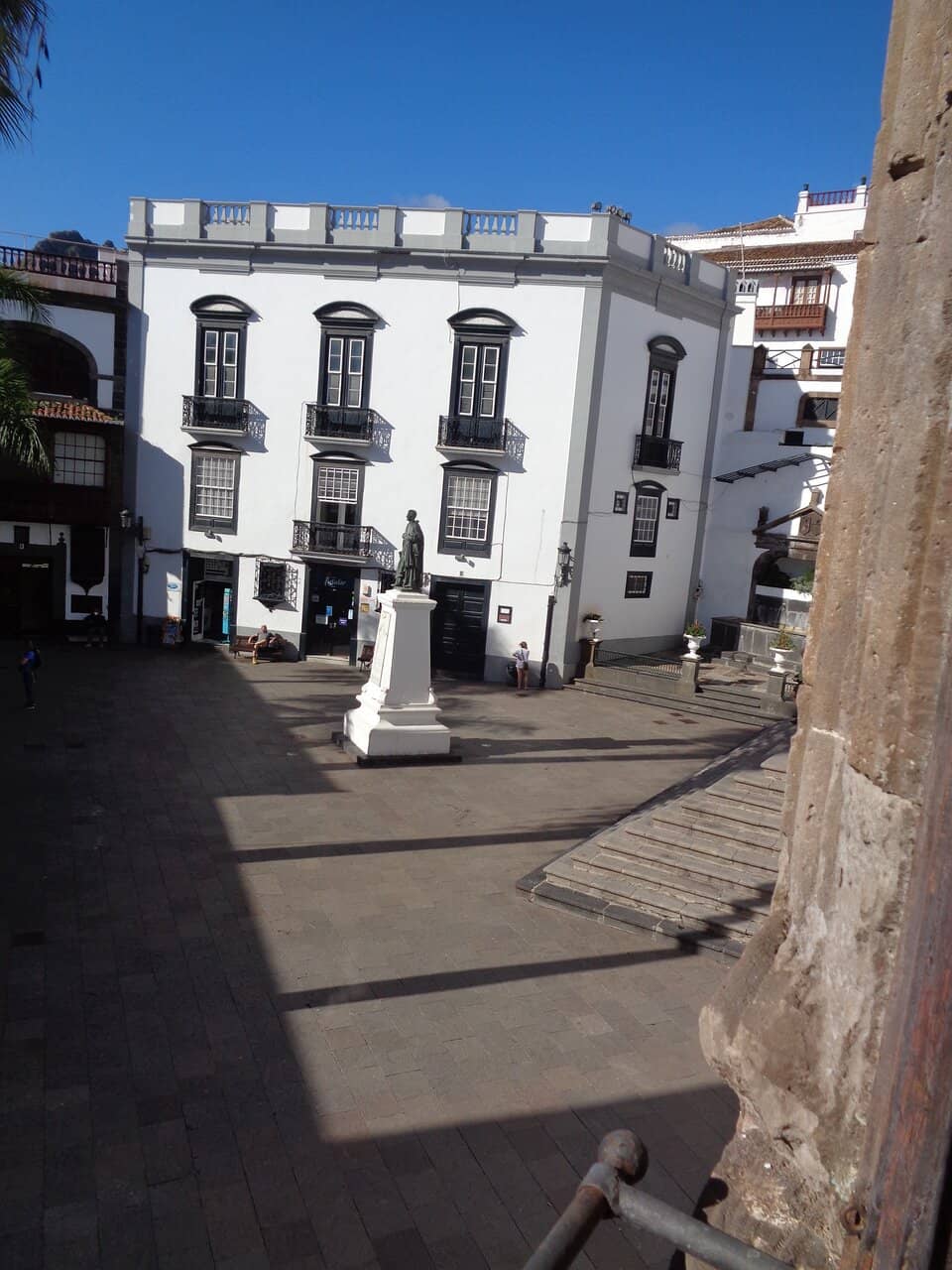 Crypt and Water Level