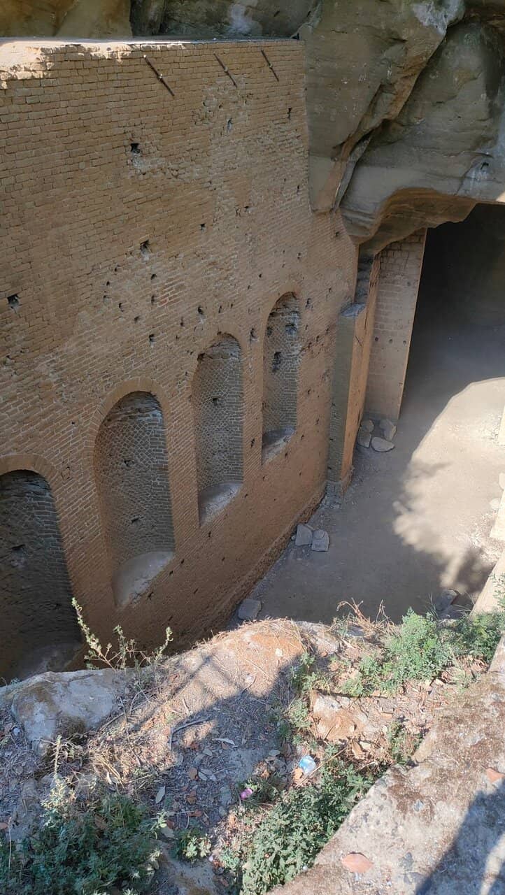 Trapezoidal Galleries