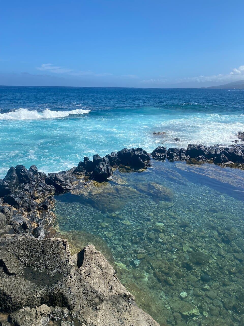 Charco tranquilo y apto para bañarse