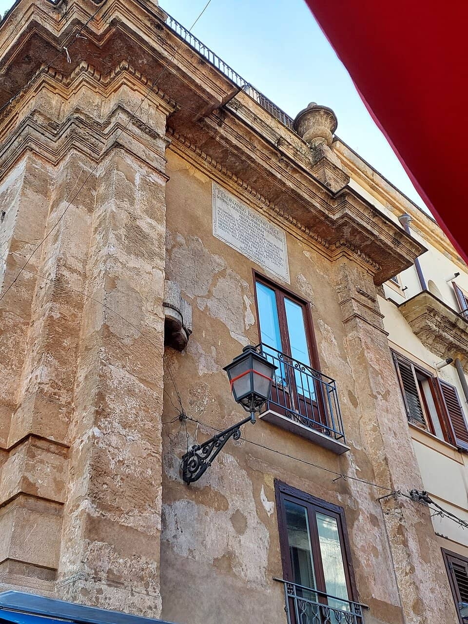 Capo Market Entrance