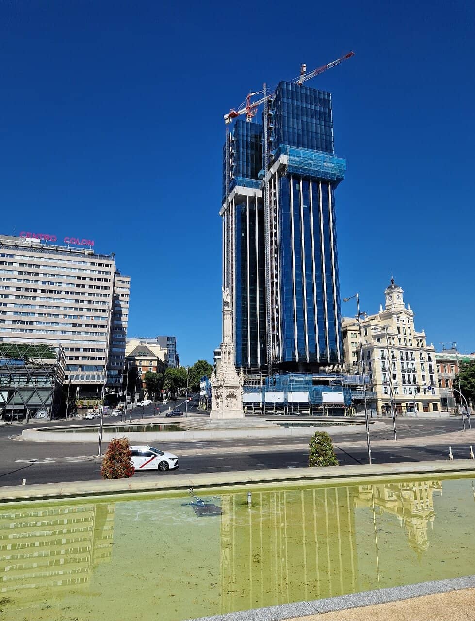 Plaza de Colón Surroundings