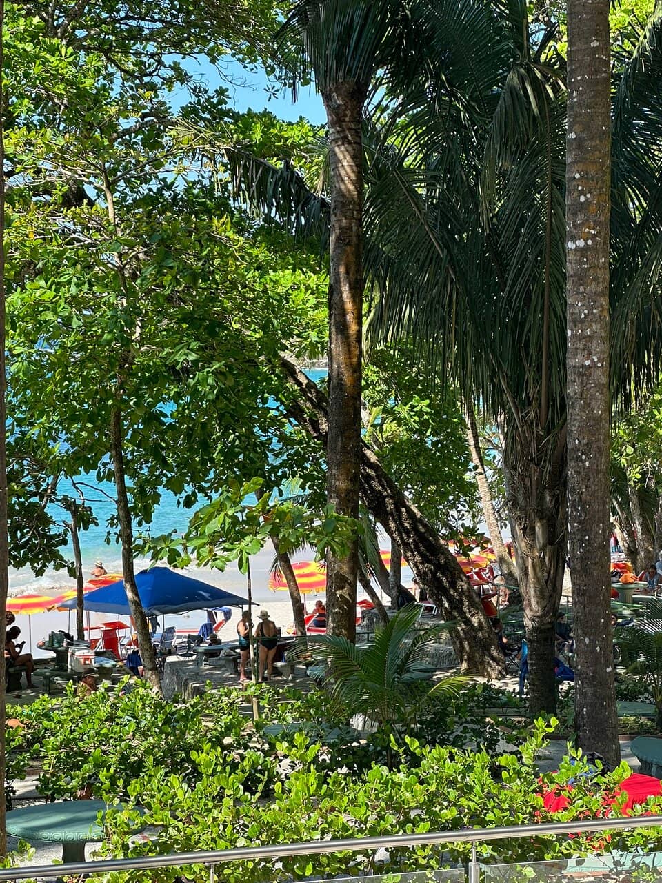 Underwater Statue Exploration