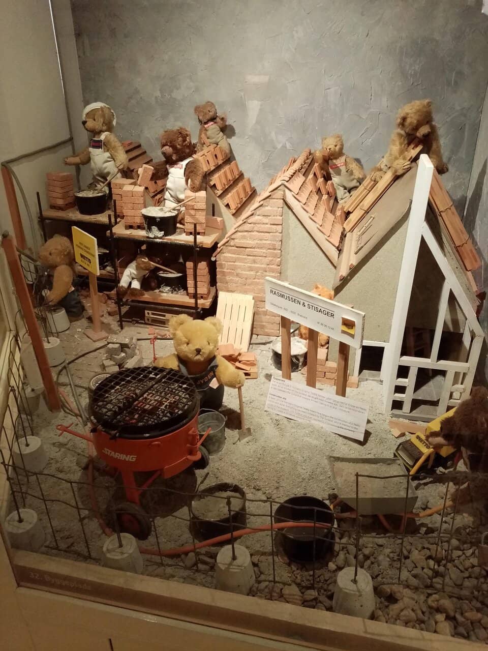 Charming Entrance Shop