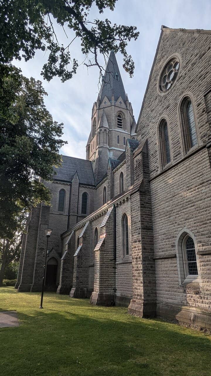 Beautiful Surrounding Grounds