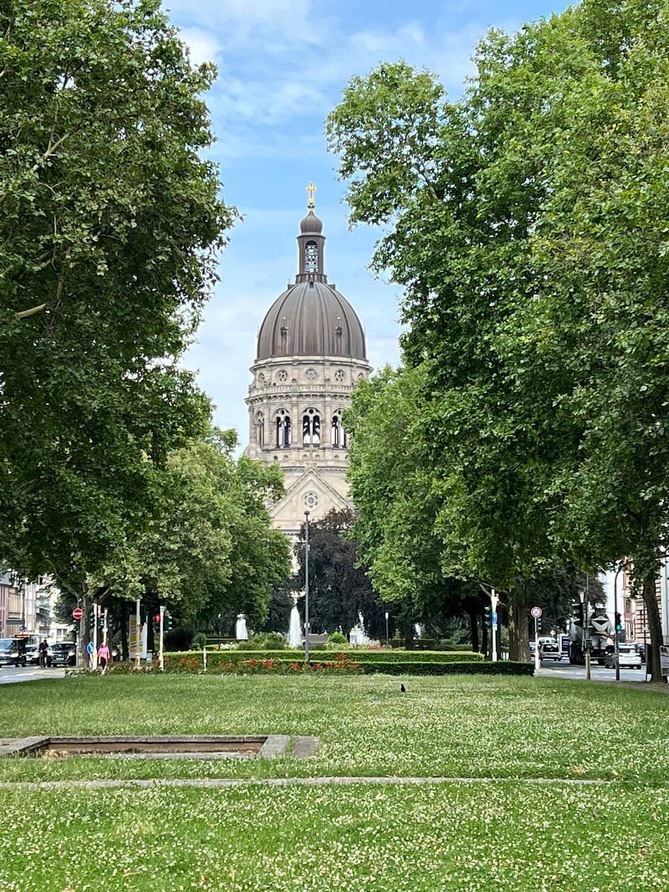 Stunning Skyline Presence