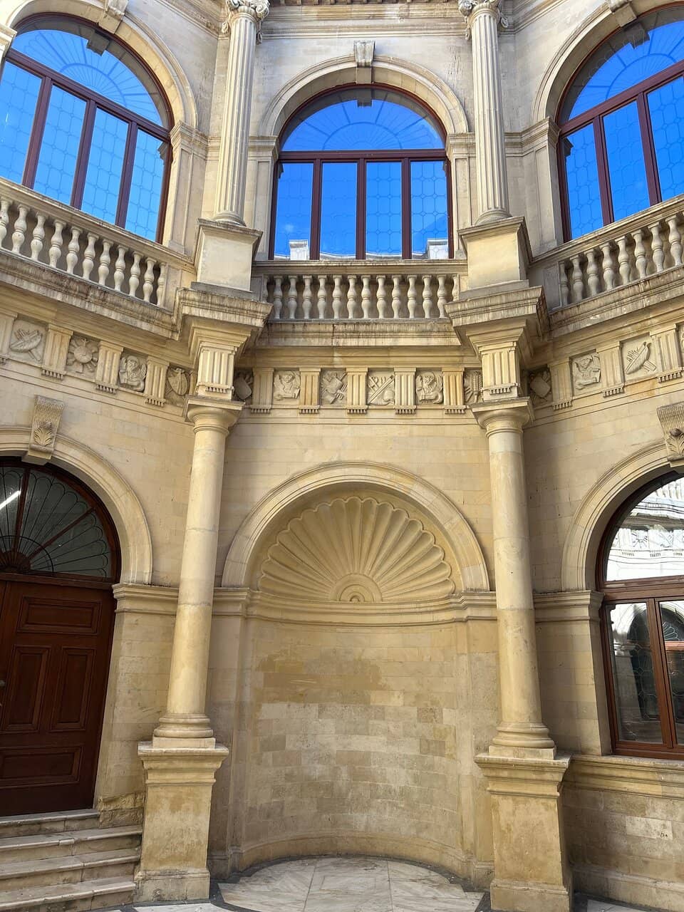 Proximity to Liontaria Fountain