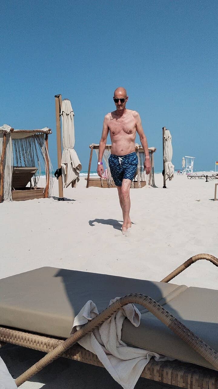 Relaxed Beach Club Vibe