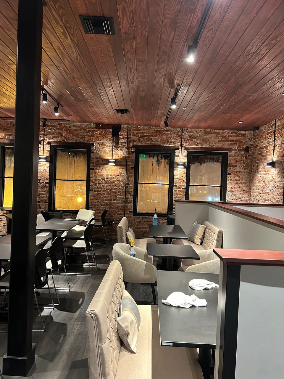 Bruno's of Brooklyn, Italian Eatery