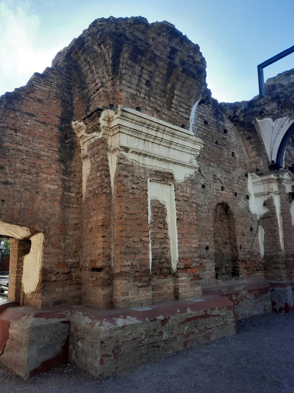 Photogenic Arches and Walls