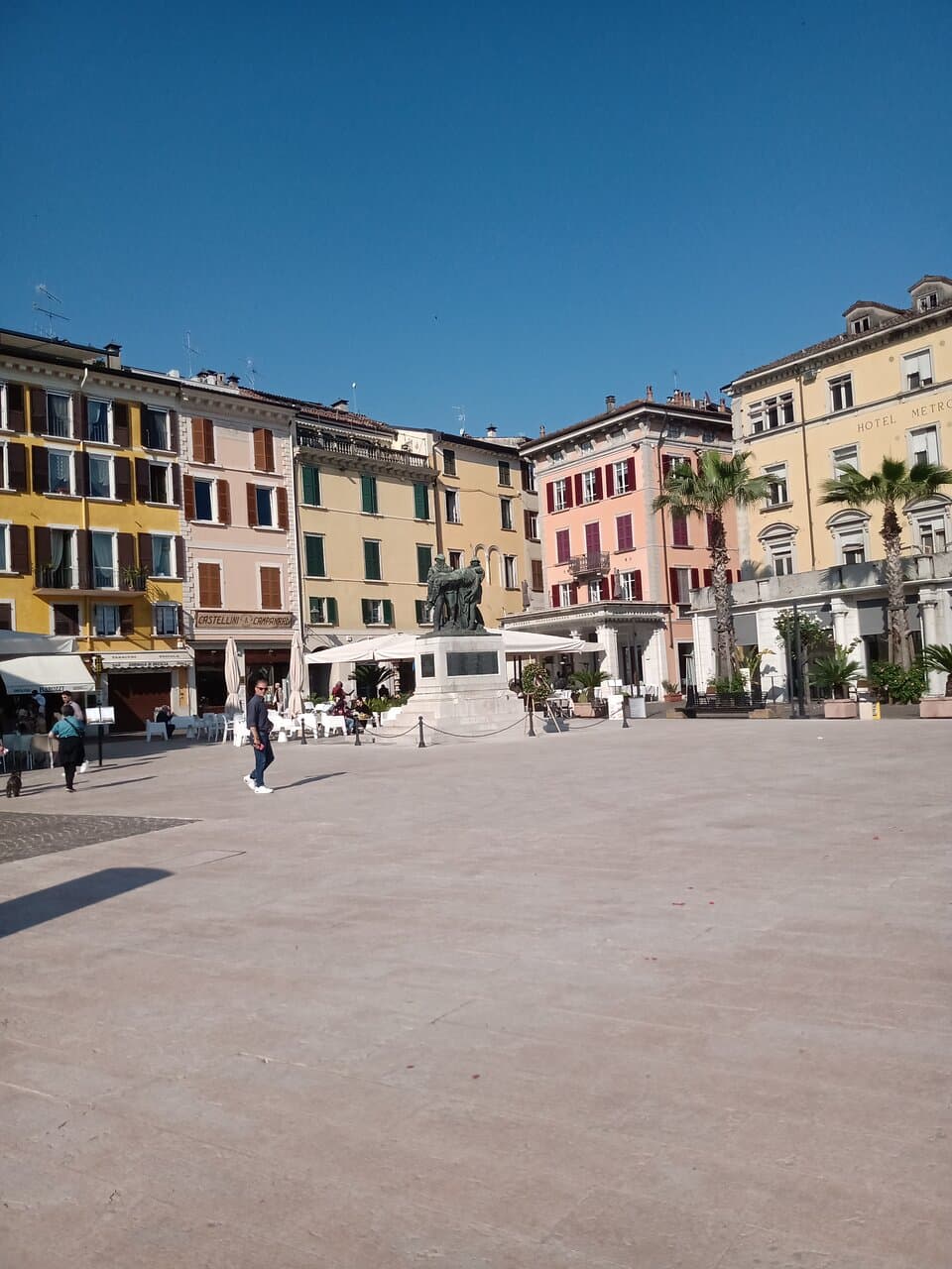Passeggiando sul lungolago di Salò