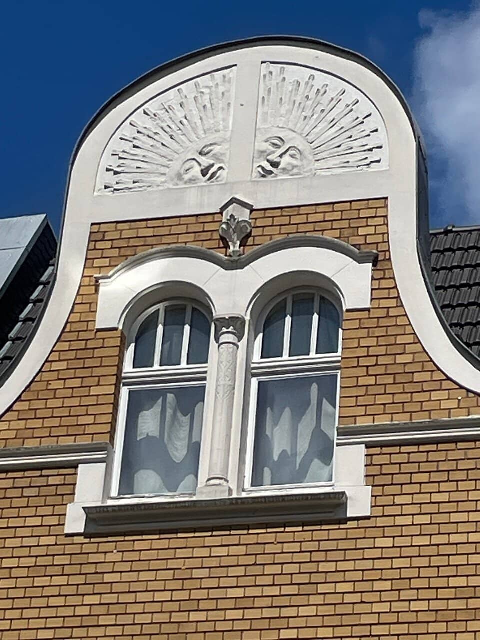 Charming Streets & Cafes