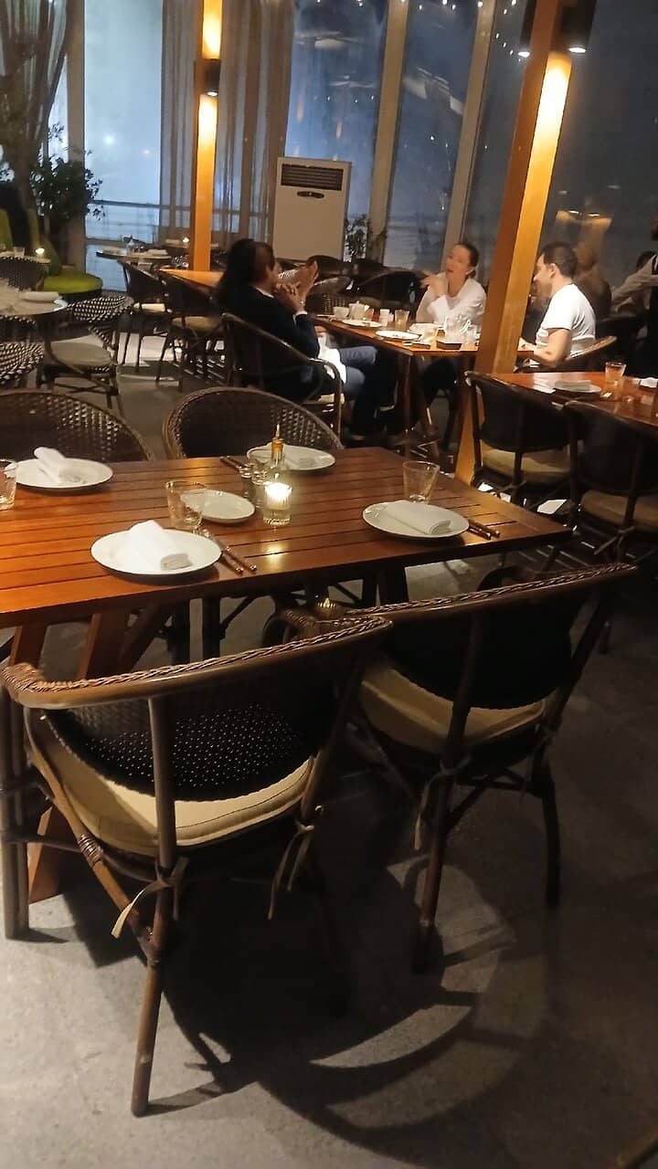 Elegant & Relaxed Atmosphere