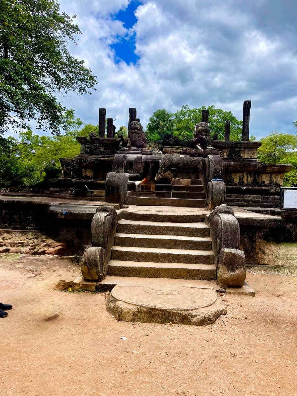 Royal Governance Ambiance